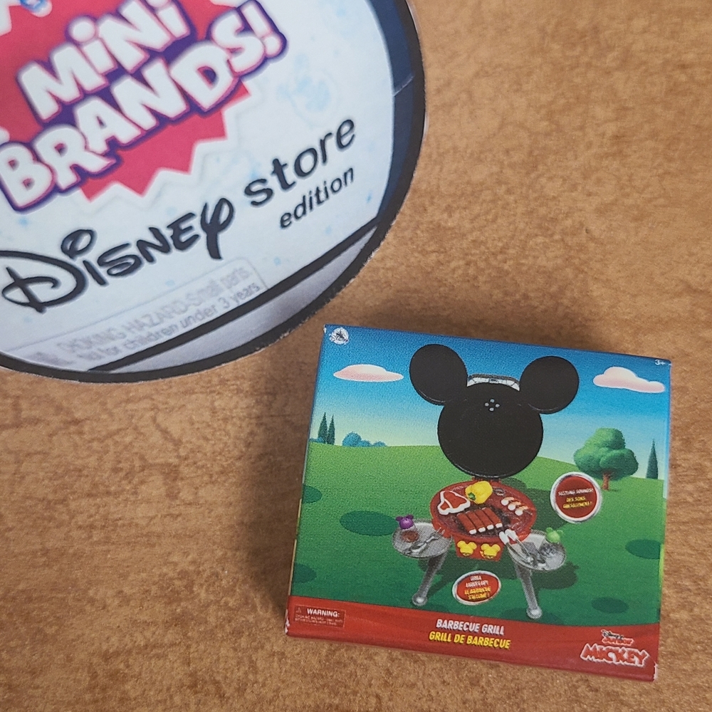 Zuru DISNEY Mini Brand Collectors Toy:  Mickey Barbecue Grill